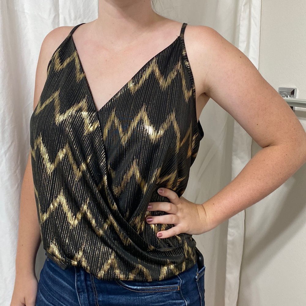 Basil Lola Women’s chevron black and gold tank top. Size medium.